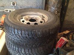 Nokian Hakkapeliitta 5. Зимние, шипованные, износ: 30%, 4 шт
