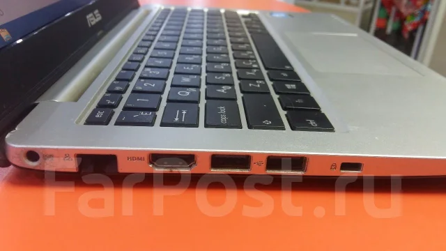 Asus X201E. 11.6", 1 100����, ��� 2048 ��, ���� 320���, WiFi: 1, Bluetooth: 1, ����������� �� 4��. ����