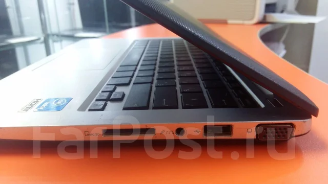 Asus X201E. 11.6", 1 100����, ��� 2048 ��, ���� 320���, WiFi: 1, Bluetooth: 1, ����������� �� 4��. ����