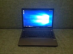DEXP Ares E102. 15.6", 2,4����, ��� 8 ��, ���� 1 000���, WiFi, Bluetooth, ����������� �� 6��.