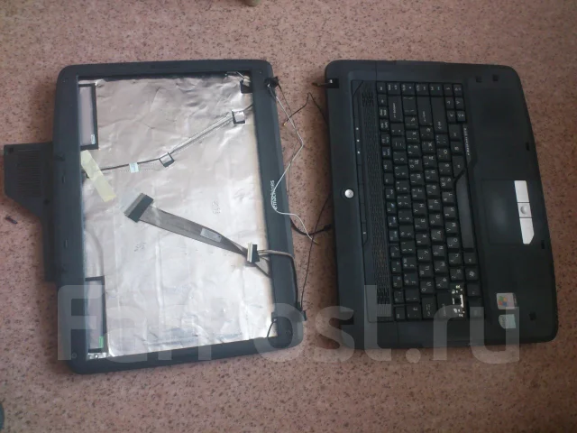 eMachines. 15.4", 1,3����, ��� 256 �� � ������, ���� 1��� ����