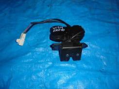 Замок крышки багажника. Toyota Wish, ANE11, ANE10, ZNE10, ZNE14, ZNE14G, ZNE10G, ANE10G, ANE11W