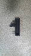Ручка крышки багажного отсека. Subaru Forester, SG5, SG9, SG, SG9L