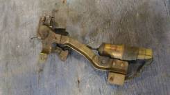 Замок двери. Toyota Corolla, AE92, EE90, CE90, AE95, EE97 Toyota Sprinter, CE90, EE96, EE98, CE96, CE95, AE92, AE91, EE90, AE95 Toyota Sprinter Carib...