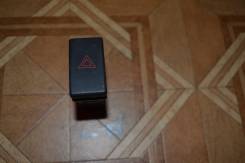 Кнопка включения аварийной сигнализации. Toyota Avensis, ZZT251, AZT250, ADT251, ADT250, AZT251, CDT250, ZZT250 Двигатели: 2AZFSE, 1ZZFE, 1CDFTV, 1AZF...