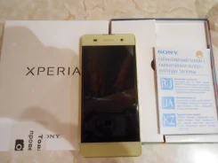 Sony Xperia X. �/�