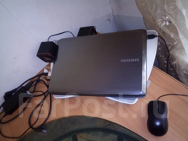 Samsung R525. WiFi: 1 ����