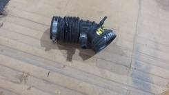 Патрубок воздухозаборника. Nissan X-Trail, T30, NT30 Двигатели: QR20DE, QR25DE