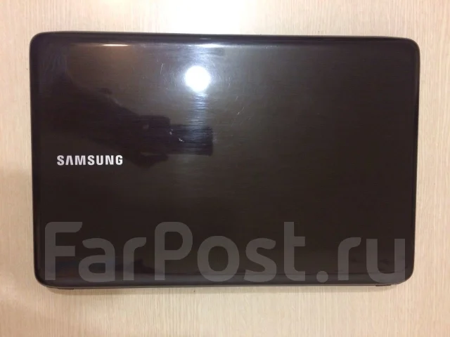 Samsung R540. 15.6", 2 600����, ��� 4 ��, ���� 1���, WiFi: 1, Bluetooth: 1, ����������� �� 1��. ����