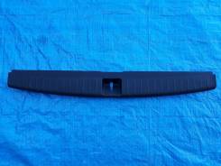 Панель замка багажника. Subaru Outback, BP9, BP, BPH, BPE Subaru Legacy, BPH, BP5, BP9, BP, BPE Двигатели: EZ30, EJ25, EJ20X, EJ20Y, EJ253, EJ255, EJ2...