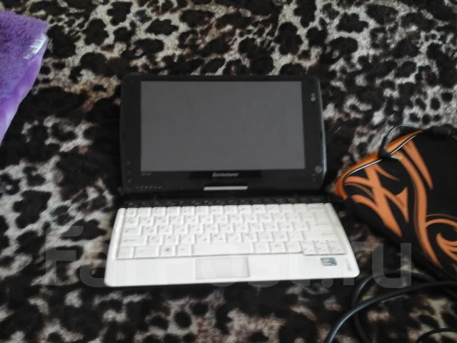 Lenovo IdeaPad S10-3t. 10.1", 1 667����, ��� 1024 ��, ���� 250���, WiFi: 1, Bluetooth: 1, ����������� �� 3��. ����