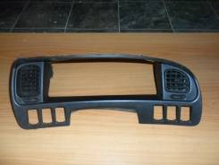 Консоль панели приборов. Mitsubishi Delica, PD8W Двигатель 4M40