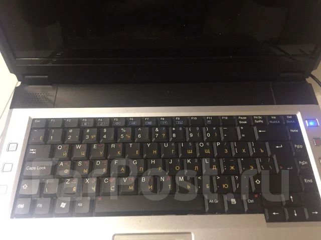 Roverbook Voyager. 15.6", 2 200����, ��� 2048 ��, ���� 60��� ����