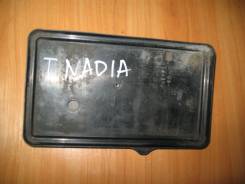 Подставка под АКБ штатная, пластик, Toyota Nadia, SXN10. .