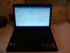 Asus X401A. 14", 1 700,0����, ��� 2048 ��, WiFi, Bluetooth, ����������� �� 7��.