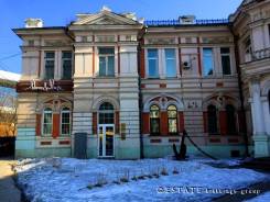 200 кв. м. Центр, 1-ая линия, трафик, отд. вход,1-этаж. без комиссии!. 200 кв. м., улица Светланская 72 стр. 2, р-н Центр. Дом снаружи