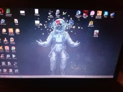 Lenovo G780. 17.1", 2 900����, ��� 8 ��, ���� 500���, WiFi: 1, Bluetooth: 1, ����������� �� 4��. ����