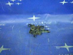 Замок капота. Subaru Impreza, GD, GD2, GD3, GD9, GG, GG2, GG3, GG9 Двигатели: EJ15, EJ151, EJ152, EJ154, EJ15E, EJ20, EJ201, EJ203, EJ204, EJ205, EJ20...
