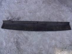 Накладка на бампер. Lexus LX570, URJ201 Toyota Land Cruiser, VDJ200, GRJ200, URJ200, URJ202, UZJ200 Двигатели: 3URFE, 1VDFTV, 1URFE, 1GRFE, 2UZFE