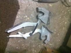 Крепление капота. Toyota Corolla Fielder, NZE141G, ZRE144G, ZRE144, ZRE142G, ZRE142, NZE141, NZE144, NZE144G Toyota Corolla Axio, ZRE142, NZE141, ZRE1...