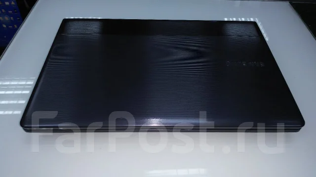 Samsung 300E5A. 15.6", 2,3����, ��� 8 ��, ���� 1 000���, WiFi: 1, ����������� �� 3��. ����