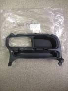 Ободок противотуманной фары. Toyota Avensis, AZT255, ZZT251, AZT250, ADT251, AZT251, CDT250, ZZT250 Двигатели: 2AZFSE, 1ZZFE, 1CDFTV, 1AZFE, 3ZZFE, 2A...