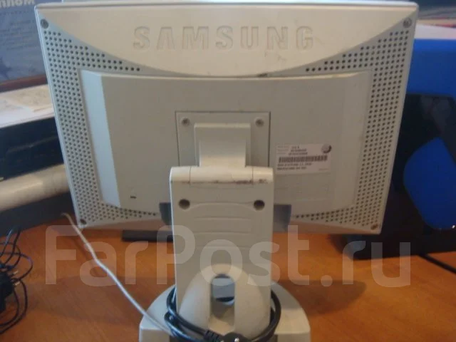 Samsung. 15", ���������� �� (LCD, LED, QLED) ����
