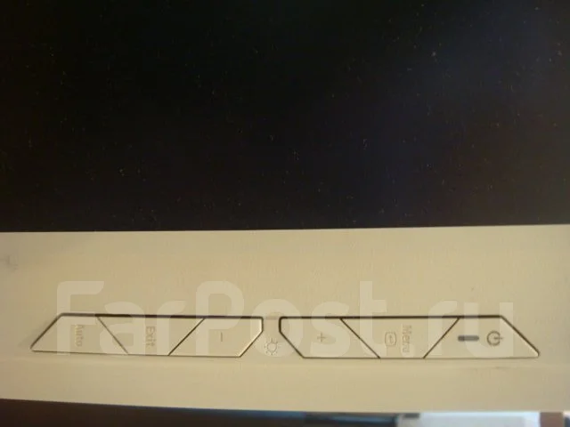 Samsung. 15", ���������� �� (LCD, LED, QLED) ����