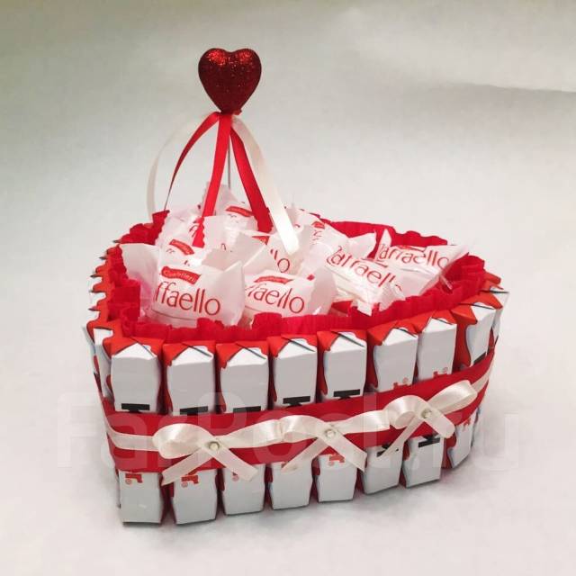 Торт из киндеров Классическое сердце, Сладкий подарок на 8 марта