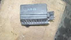 Корпус воздушного фильтра. Nissan Terrano, LR50, LUR50 Nissan Ambulance, FLGE50, ALE50, ALWE50, FLWGE50 Nissan Elgrand, ALE50, ALWE50 Nissan Terrano R...