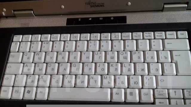 Fujitsu Siemens Esprimo Mobile D9500 ����