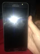 Samsung Galaxy J7. �����