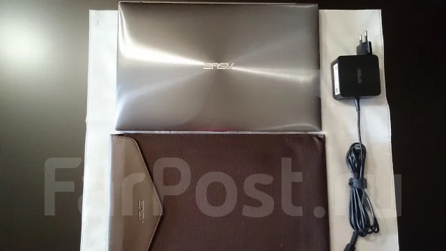 Asus ZenBook UX21E. 11.6", 2,9����, ��� 4 ��, ���� 128���, WiFi: 1, Bluetooth: 1, ����������� �� 8��. ����