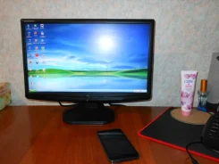 eMachines. 19" ����