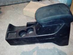 Продам Консоль подлокотника для Mitsubishi L200 8011A515