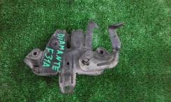Замок капота. Mitsubishi Legnum, EC4W, EA1W, EC5W, EC7W, EA7W, EA5W, EA4W, EC1W, EA3W, EC3W Mitsubishi Diamante, F46A, F34A, F36A, F47A, F31AK, F36W...
