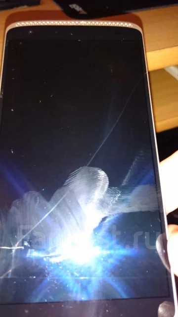 ZTE Axon Mini. �/� ����