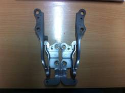 Крепление капота. Toyota Ipsum, ACM21, ACM26 Toyota Picnic Verso, CLM20, ACM21, ACM20 Toyota Avensis Verso, ACM21, CLM20, ACM20 Двигатели: 2AZFE, 1CDF...