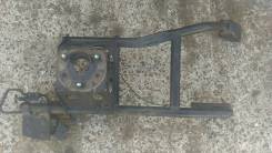 Крепление запасного колеса. Toyota Hilux Surf, VZN185W Двигатель 5VZFE