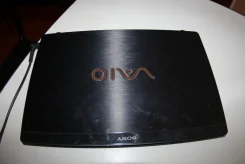 Sony VAIO VPC-X11Z1R. 11.1", 2,0����, ��� 2048 ��, ���� 256���, WiFi, Bluetooth, ����������� �� 8��.