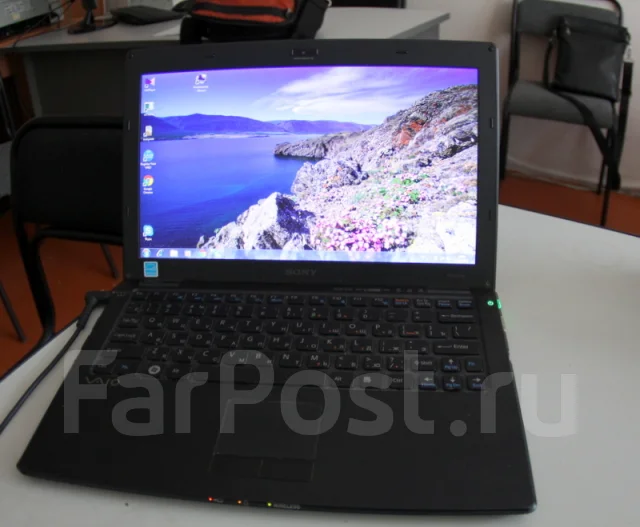 Sony VAIO VPC-X11Z1R. 11.1", 2����, ��� 2048 ��, ���� 256���, WiFi: 1, Bluetooth: 1, ����������� �� 8��. ����