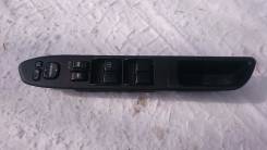 Кнопка управления дверями. Subaru Forester, SG5, SG9 Двигатели: EJ203, EJ205, EJ255