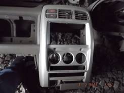 Консоль панели приборов. Nissan Cube, AZ10, ANZ10, Z10 Двигатели: CGA3DE, CG13DE