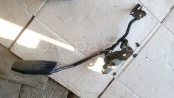 Педаль акселератора. Mitsubishi Pajero, V24V, V24WG, V26WG, V47WG, V26C, V25C, V24C, V23C, V43W, V44W, V45W, V46W, V26W, V25W, V24W, V34V, V23W, V21W...
