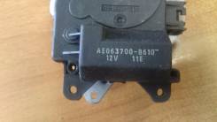 Мотор заслонки отопителя. Toyota Avensis, AZT250, AZT250W, AZT250L Двигатели: 1AZFE, 1AZFSE