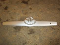 Накладка крышки багажника. Toyota Camry, ACV40, ASV40, AHV40, GSV40, CV40, SV40