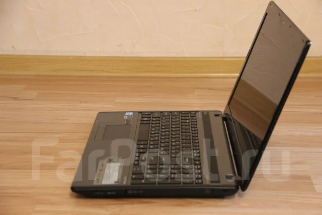 Acer Aspire 5755G. 15.6", 2����, ��� 4 ��, ���� 750���, WiFi: 1, Bluetooth: 1, ����������� �� 2��. ����