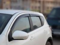 Ветровик на дверь. Nissan Qashqai, J10 Двигатели: MR20DE, HR16DE
