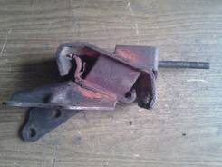 Подушка двигателя. Mazda 626