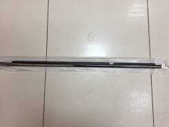 Молдинг стекла. Toyota Land Cruiser, FZJ100, FZJ105, HDJ100, HZJ105, UZJ100 Двигатели: 1HZ, 1HDT, 1FZFE, 2UZFE, 1HDFTE